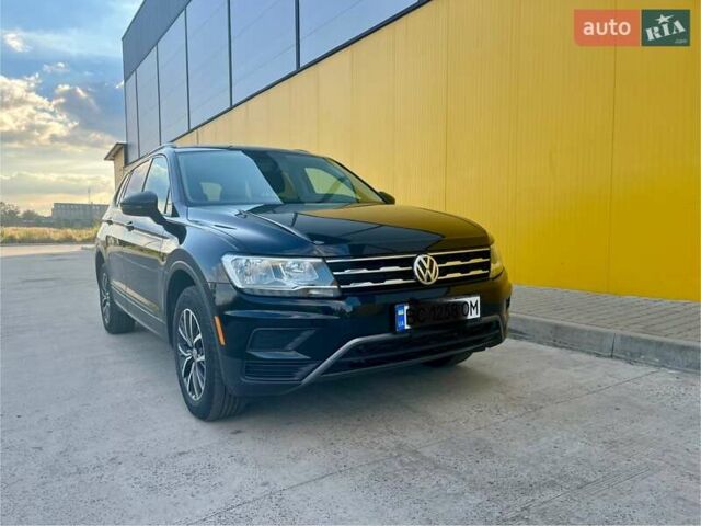 Черный Фольксваген Тигуан, объемом двигателя 2 л и пробегом 48 тыс. км за 20800 $, фото 1 на Automoto.ua
