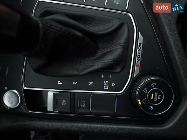 Черный Фольксваген Тигуан, объемом двигателя 2 л и пробегом 199 тыс. км за 31000 $, фото 45 на Automoto.ua