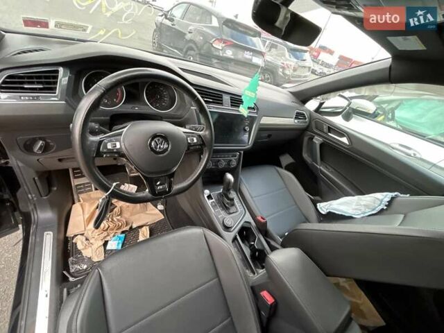 Черный Фольксваген Тигуан, объемом двигателя 1.98 л и пробегом 72 тыс. км за 15900 $, фото 4 на Automoto.ua