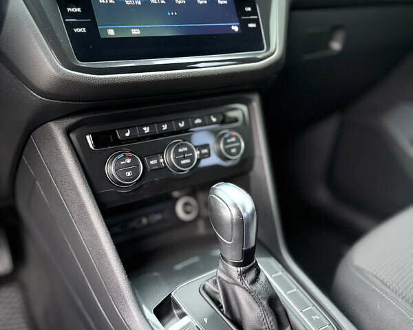 Черный Фольксваген Тигуан, объемом двигателя 1.97 л и пробегом 61 тыс. км за 26999 $, фото 11 на Automoto.ua