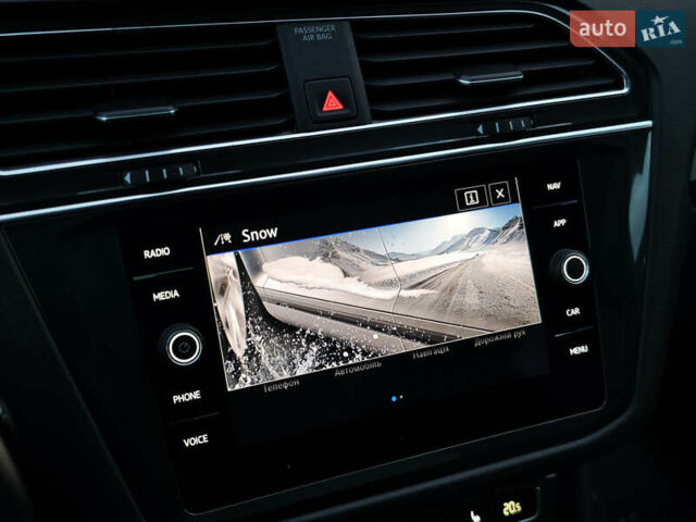 Черный Фольксваген Тигуан, объемом двигателя 2 л и пробегом 177 тыс. км за 32999 $, фото 43 на Automoto.ua