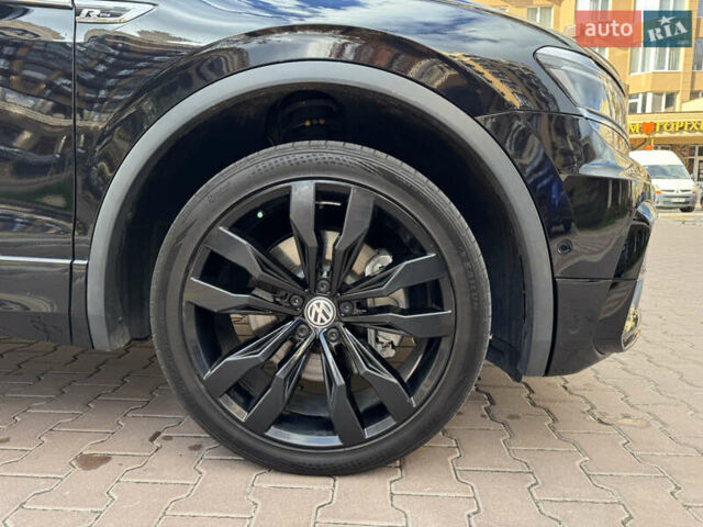 Черный Фольксваген Тигуан, объемом двигателя 2 л и пробегом 93 тыс. км за 23000 $, фото 39 на Automoto.ua