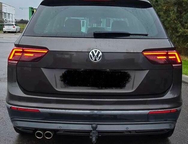 Чорний Фольксваген Тігуан, об'ємом двигуна 0 л та пробігом 82 тис. км за 13600 $, фото 4 на Automoto.ua