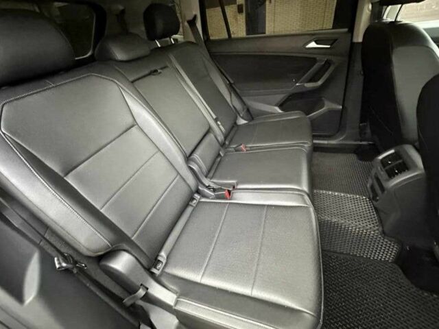 Черный Фольксваген Тигуан, объемом двигателя 2 л и пробегом 184 тыс. км за 18500 $, фото 3 на Automoto.ua