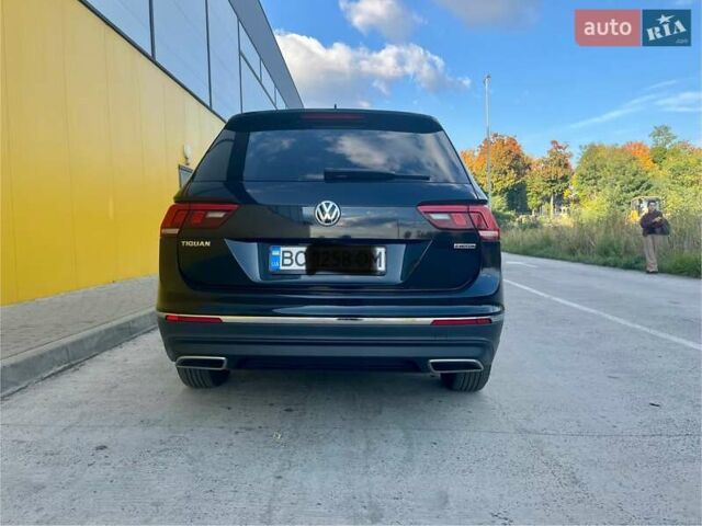 Черный Фольксваген Тигуан, объемом двигателя 2 л и пробегом 48 тыс. км за 20800 $, фото 2 на Automoto.ua