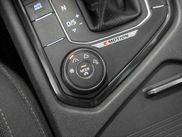 Чорний Фольксваген Тігуан, об'ємом двигуна 0 л та пробігом 82 тис. км за 13600 $, фото 10 на Automoto.ua