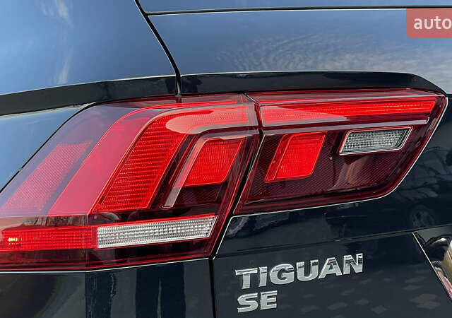 Черный Фольксваген Тигуан, объемом двигателя 2 л и пробегом 170 тыс. км за 18799 $, фото 44 на Automoto.ua