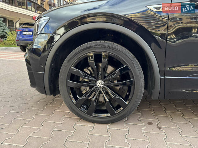 Черный Фольксваген Тигуан, объемом двигателя 2 л и пробегом 93 тыс. км за 23000 $, фото 41 на Automoto.ua