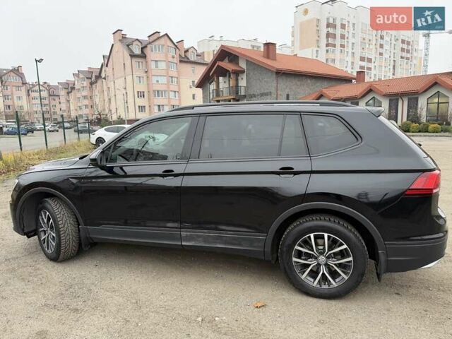 Черный Фольксваген Тигуан, объемом двигателя 2 л и пробегом 55 тыс. км за 21400 $, фото 2 на Automoto.ua