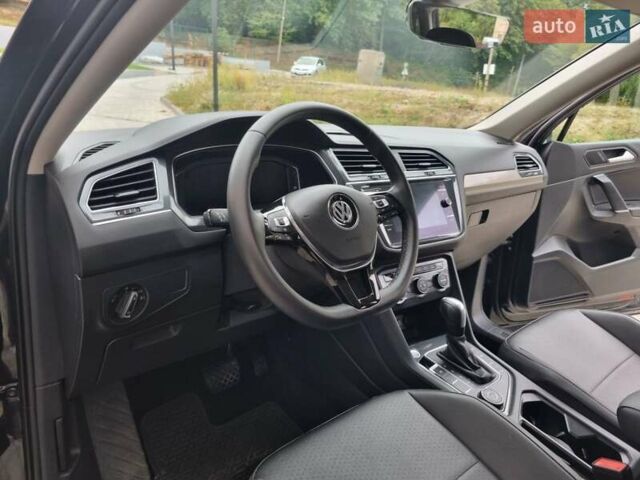 Черный Фольксваген Тигуан, объемом двигателя 2 л и пробегом 58 тыс. км за 26900 $, фото 8 на Automoto.ua