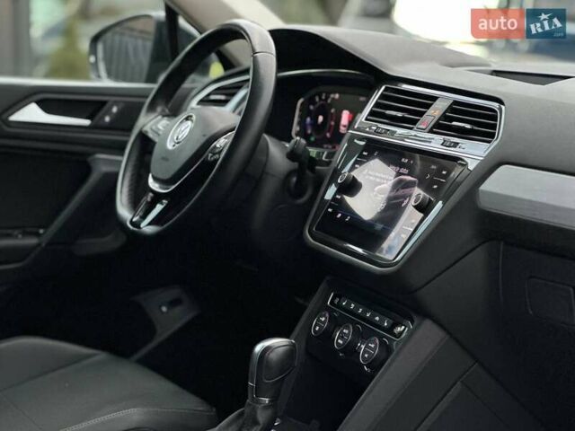 Черный Фольксваген Тигуан, объемом двигателя 2 л и пробегом 81 тыс. км за 19990 $, фото 12 на Automoto.ua