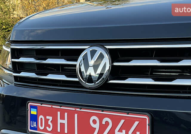 Черный Фольксваген Тигуан, объемом двигателя 2 л и пробегом 170 тыс. км за 18799 $, фото 14 на Automoto.ua