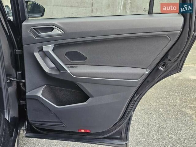 Черный Фольксваген Тигуан, объемом двигателя 2 л и пробегом 106 тыс. км за 18999 $, фото 39 на Automoto.ua