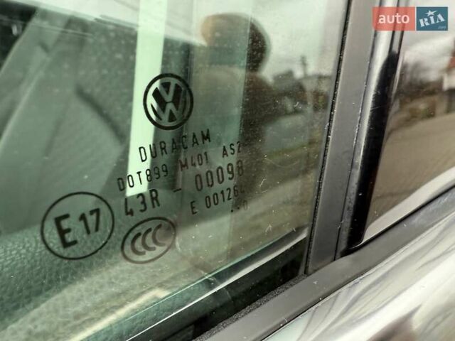 Чорний Фольксваген Тігуан, об'ємом двигуна 2 л та пробігом 228 тис. км за 26900 $, фото 5 на Automoto.ua