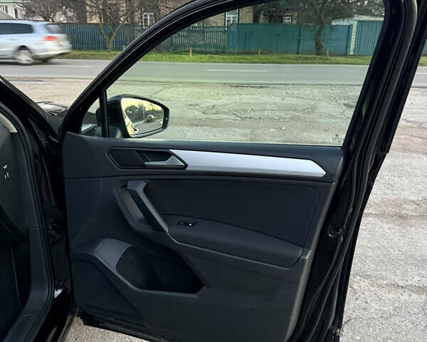 Черный Фольксваген Тигуан, объемом двигателя 1.98 л и пробегом 187 тыс. км за 23100 $, фото 29 на Automoto.ua