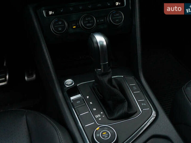 Чорний Фольксваген Тігуан, об'ємом двигуна 2 л та пробігом 53 тис. км за 21900 $, фото 17 на Automoto.ua