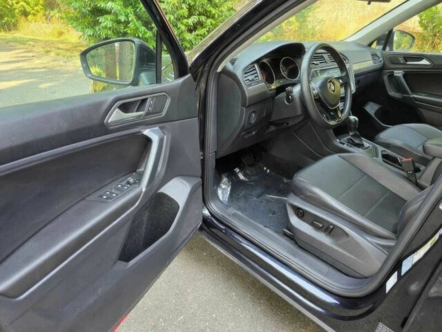 Черный Фольксваген Тигуан, объемом двигателя 2 л и пробегом 42 тыс. км за 17200 $, фото 8 на Automoto.ua