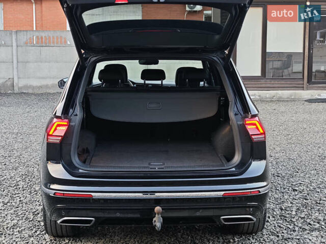 Черный Фольксваген Тигуан, объемом двигателя 2 л и пробегом 177 тыс. км за 32999 $, фото 59 на Automoto.ua