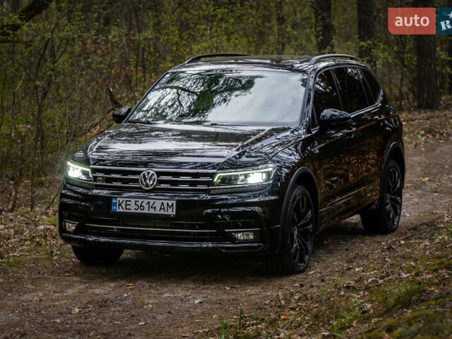 Чорний Фольксваген Тігуан, об'ємом двигуна 2 л та пробігом 53 тис. км за 21900 $, фото 6 на Automoto.ua