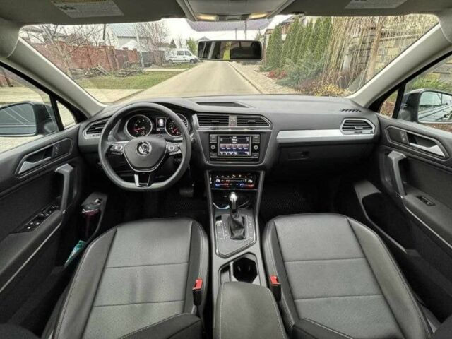 Черный Фольксваген Тигуан, объемом двигателя 2 л и пробегом 184 тыс. км за 18500 $, фото 6 на Automoto.ua