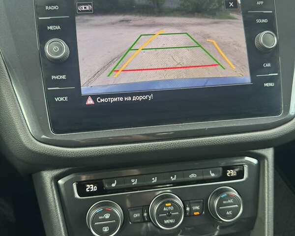 Чорний Фольксваген Тігуан, об'ємом двигуна 1.98 л та пробігом 60 тис. км за 23500 $, фото 32 на Automoto.ua