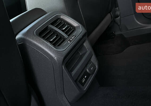 Черный Фольксваген Тигуан, объемом двигателя 2 л и пробегом 170 тыс. км за 18799 $, фото 68 на Automoto.ua