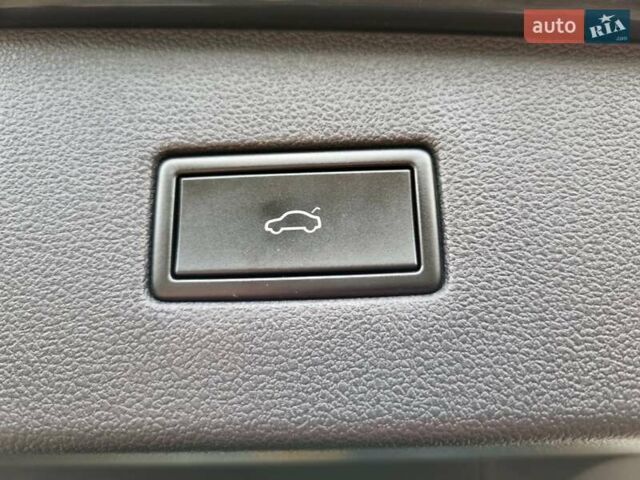 Черный Фольксваген Тигуан, объемом двигателя 2 л и пробегом 58 тыс. км за 26900 $, фото 24 на Automoto.ua