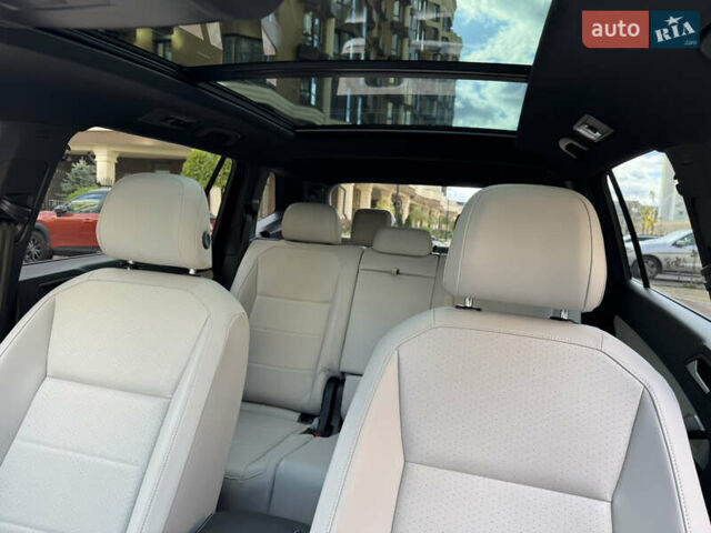 Черный Фольксваген Тигуан, объемом двигателя 2 л и пробегом 93 тыс. км за 23000 $, фото 9 на Automoto.ua