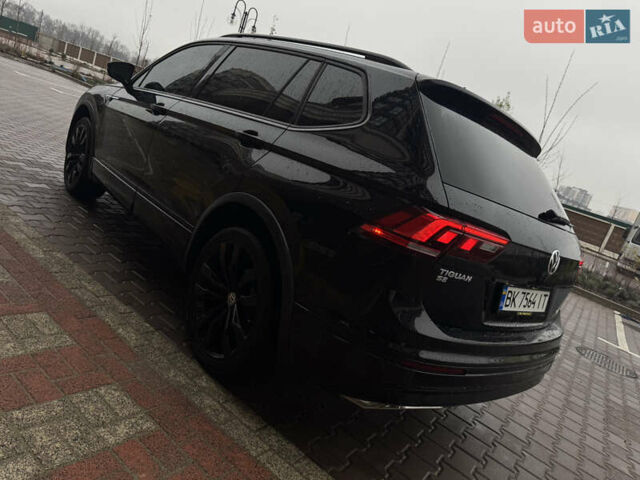 Черный Фольксваген Тигуан, объемом двигателя 2 л и пробегом 93 тыс. км за 23000 $, фото 15 на Automoto.ua