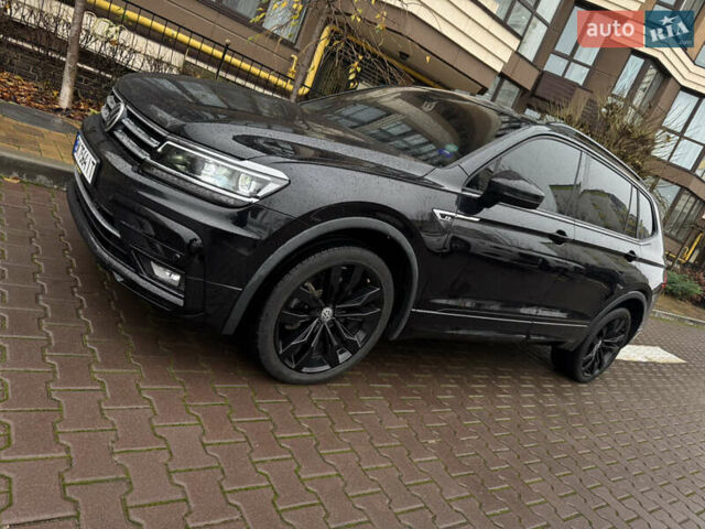 Черный Фольксваген Тигуан, объемом двигателя 2 л и пробегом 93 тыс. км за 23000 $, фото 12 на Automoto.ua