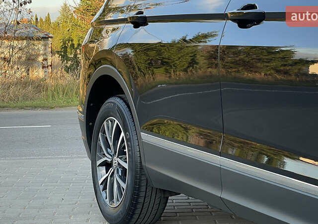 Черный Фольксваген Тигуан, объемом двигателя 2 л и пробегом 170 тыс. км за 18799 $, фото 26 на Automoto.ua