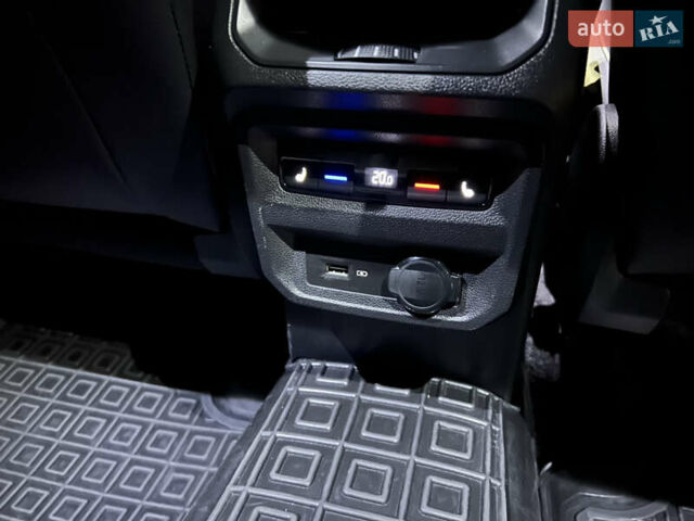 Черный Фольксваген Тигуан, объемом двигателя 1.98 л и пробегом 65 тыс. км за 41500 $, фото 13 на Automoto.ua