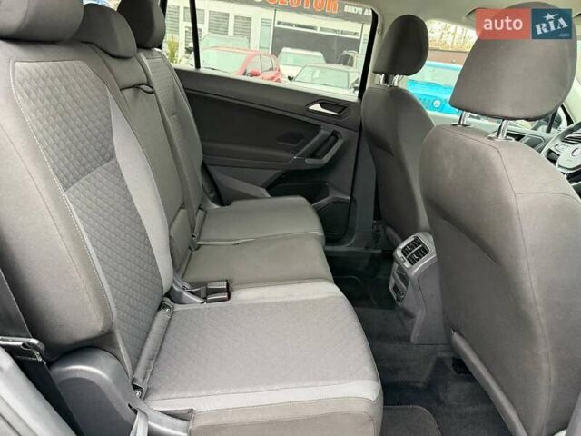 Чорний Фольксваген Тігуан, об'ємом двигуна 2 л та пробігом 129 тис. км за 17500 $, фото 14 на Automoto.ua