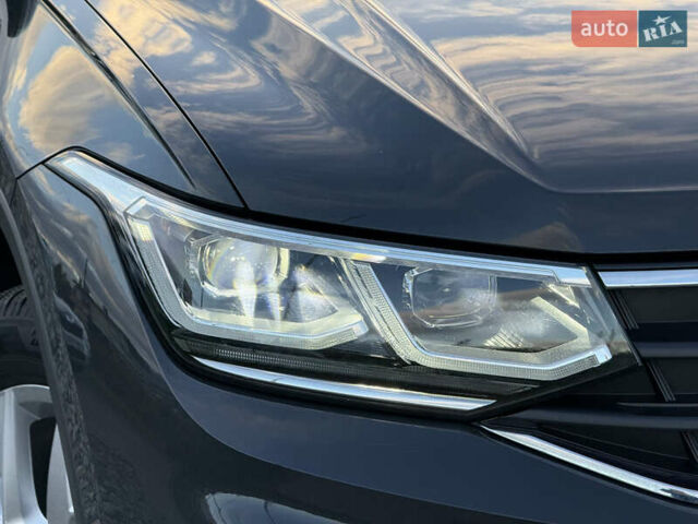 Черный Фольксваген Тигуан, объемом двигателя 2 л и пробегом 165 тыс. км за 29999 $, фото 16 на Automoto.ua