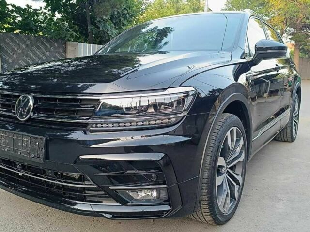 Черный Фольксваген Тигуан, объемом двигателя 0 л и пробегом 72 тыс. км за 14700 $, фото 1 на Automoto.ua