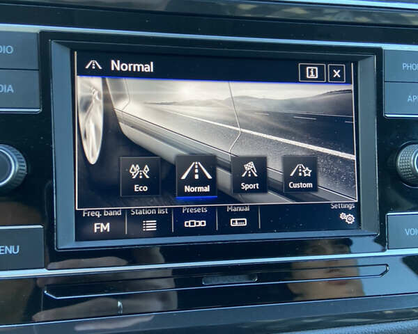 Чорний Фольксваген Тігуан, об'ємом двигуна 1.98 л та пробігом 62 тис. км за 22200 $, фото 17 на Automoto.ua