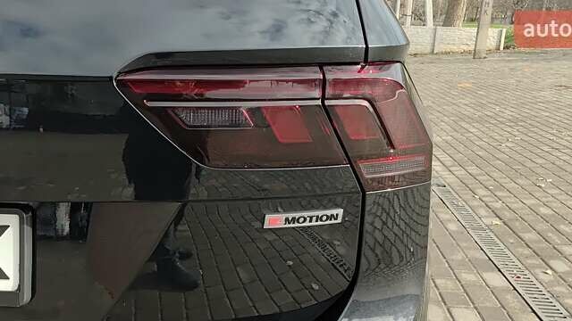 Чорний Фольксваген Тігуан, об'ємом двигуна 2 л та пробігом 123 тис. км за 22500 $, фото 11 на Automoto.ua