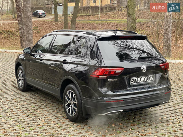 Чорний Фольксваген Тігуан, об'ємом двигуна 1.98 л та пробігом 44 тис. км за 18200 $, фото 8 на Automoto.ua