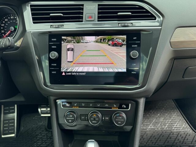 Чорний Фольксваген Тігуан, об'ємом двигуна 2 л та пробігом 123 тис. км за 22000 $, фото 19 на Automoto.ua