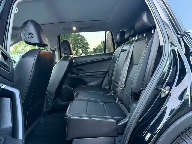 Чорний Фольксваген Тігуан, об'ємом двигуна 2 л та пробігом 11 тис. км за 6300 $, фото 11 на Automoto.ua