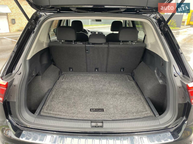 Чорний Фольксваген Тігуан, об'ємом двигуна 1.98 л та пробігом 44 тис. км за 19750 $, фото 42 на Automoto.ua