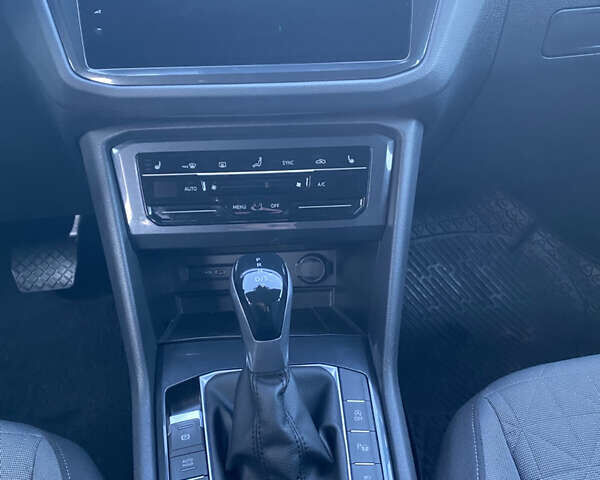 Черный Фольксваген Тигуан, объемом двигателя 1.97 л и пробегом 186 тыс. км за 29990 $, фото 17 на Automoto.ua