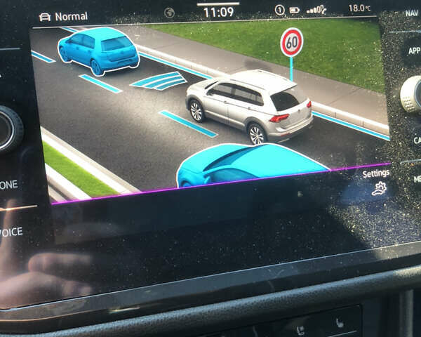 Черный Фольксваген Тигуан, объемом двигателя 1.98 л и пробегом 75 тыс. км за 34699 $, фото 22 на Automoto.ua