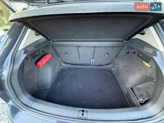 Черный Фольксваген Тигуан, объемом двигателя 2 л и пробегом 165 тыс. км за 29999 $, фото 44 на Automoto.ua