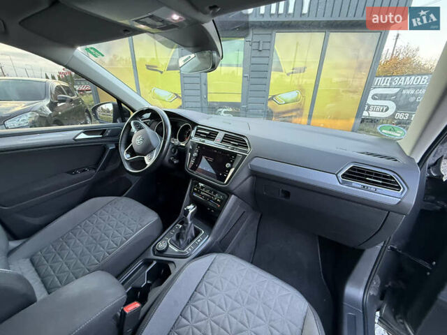 Черный Фольксваген Тигуан, объемом двигателя 2 л и пробегом 165 тыс. км за 29999 $, фото 34 на Automoto.ua