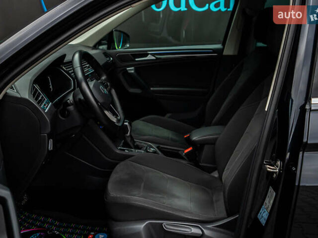 Чорний Фольксваген Тігуан, об'ємом двигуна 1.97 л та пробігом 186 тис. км за 33500 $, фото 30 на Automoto.ua