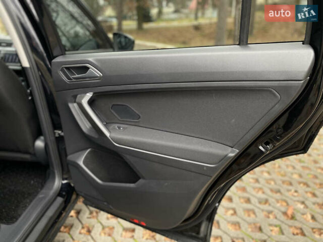Чорний Фольксваген Тігуан, об'ємом двигуна 1.98 л та пробігом 44 тис. км за 18200 $, фото 30 на Automoto.ua