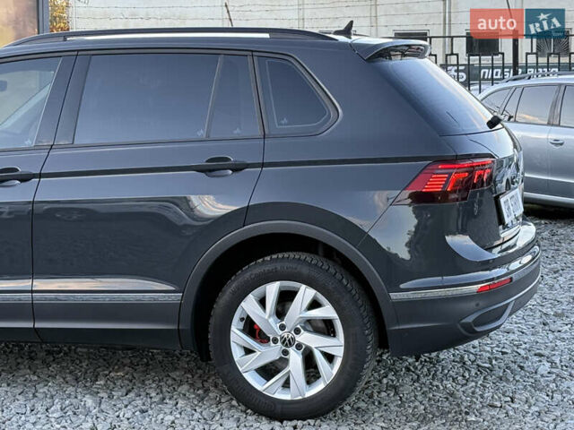 Черный Фольксваген Тигуан, объемом двигателя 2 л и пробегом 165 тыс. км за 29999 $, фото 24 на Automoto.ua