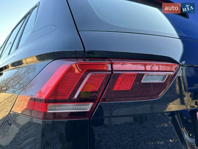 Черный Фольксваген Тигуан, объемом двигателя 2 л и пробегом 180 тыс. км за 29550 $, фото 22 на Automoto.ua