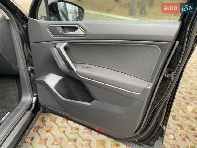 Чорний Фольксваген Тігуан, об'ємом двигуна 1.98 л та пробігом 44 тис. км за 18200 $, фото 27 на Automoto.ua